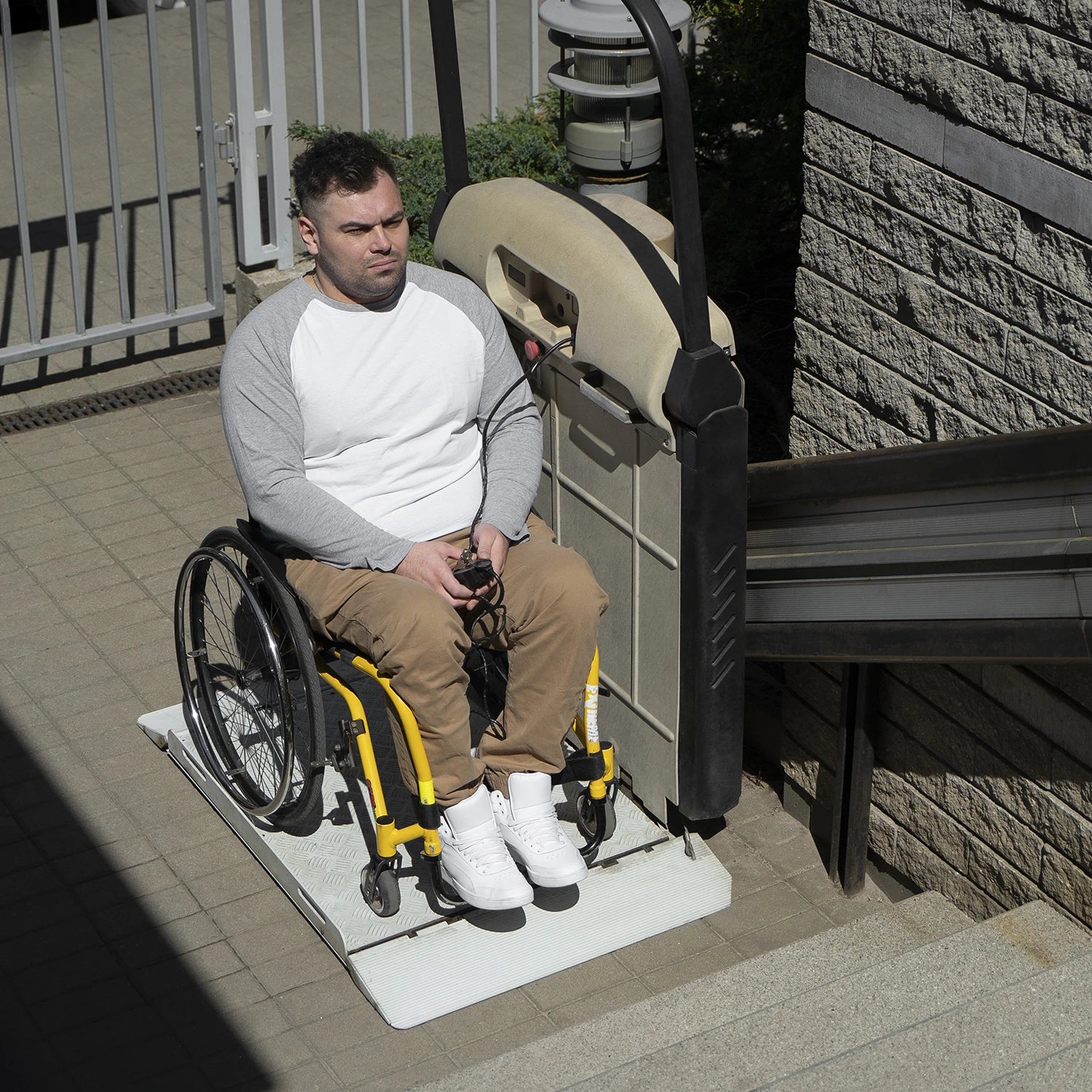 Montascale servoscale per accessibilità
